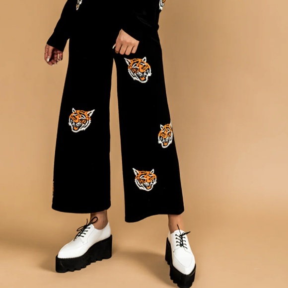 Lala Original: Fierce Female Knit Playsuit - Picture 3 of 11